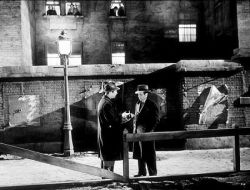 Фото №2 Уорд Бонд