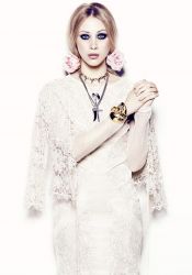 Фото №2 Сара Гадон