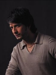 Фото №1 Шарман Джоши