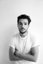 Фото №1 Кристофер Эбботт