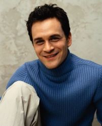 Фото №2 Том Эверетт Скотт