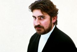 Фото №1 Альфред Молина